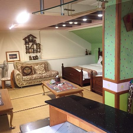 Ocean Deep Hostel Toucheng Exterior photo