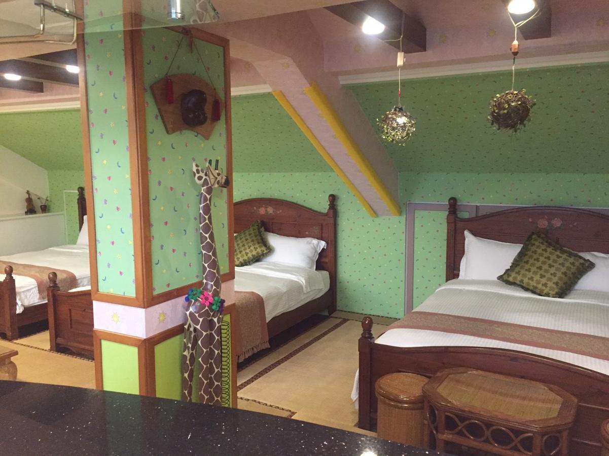 Ocean Deep Hostel Toucheng Exterior photo